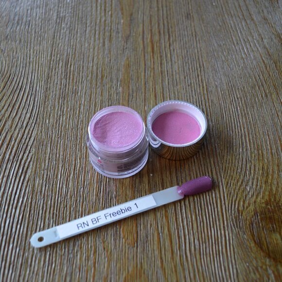 Revel Nail Dip Powder 2020 BF Freebie 1 .5 oz jar - Picture 2 of 2